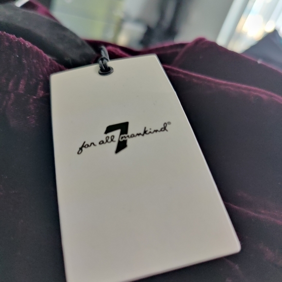 Burgundy velvet puff sleeve top - Picture 8 of 9